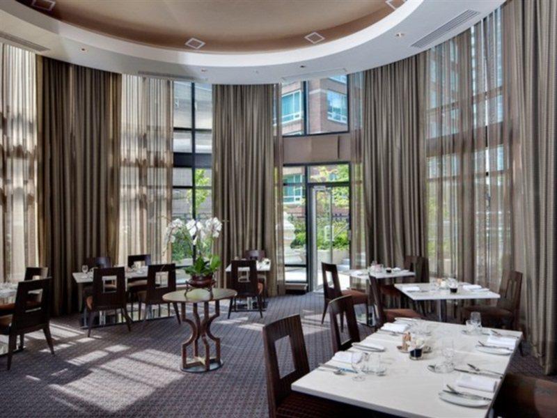 L'Hermitage Hotel Vancouver Exterior photo
