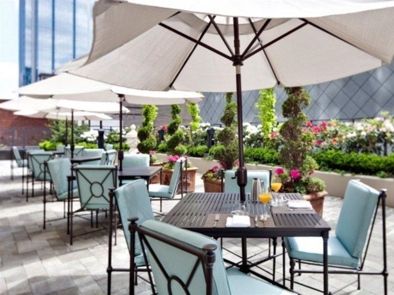 L'Hermitage Hotel Vancouver Exterior photo